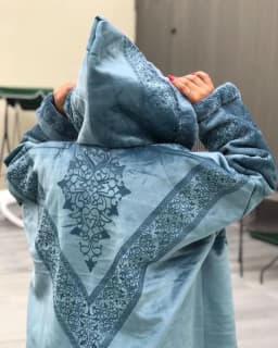 فروة شتوية مخملية نسائية زرقاء