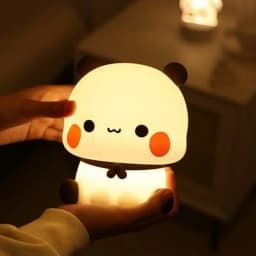 مصباح ليلي LED على شكل باندا كاوايي، مصباح لطيف بتصميم كرتوني، إضاءة زخرفية لغرفة النوم والمعيشة، هدايا دمى للأطفال والرضع.