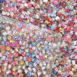 100 قطعة صغيرة من لوحات أكريليك BT21، إكسسوارات DIY لتزيين مغناطيسات الثلاجة اللطيفة، مواد لحافظات الهواتف، هدايا وألعاب أنمي كرتونية