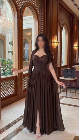 فستان شيفون مع تطريز بلون بني