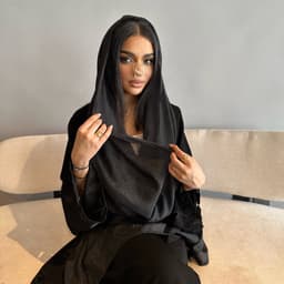 طرحه كريب لمعة اسود