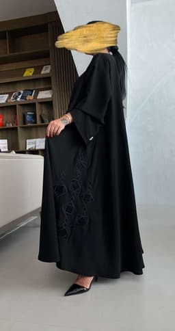 عباية تطريز مخمل