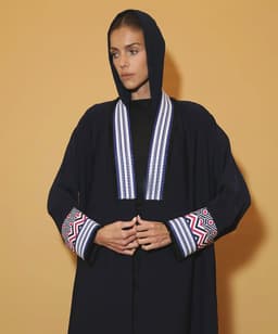 عباية تراثنا هويتنا