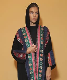عباية تراثنا هويتنا