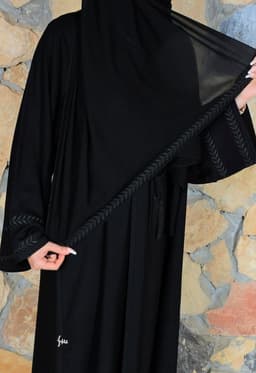 عباية كلاسيك اسود