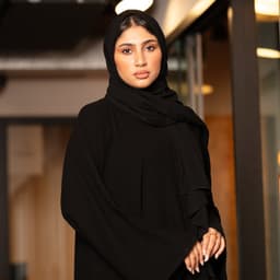 عباية كتف سادة نص كلوش كم عريض قماش كريب صالونا