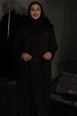 عباية كلاسيكية بتطريز و كريستال
