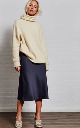 تنورة PINKO