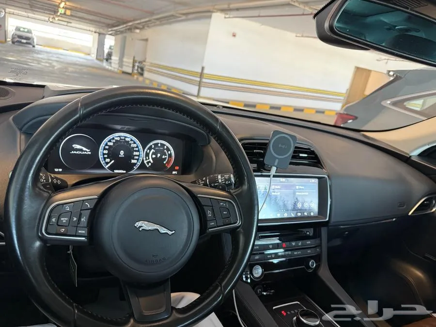 جاكور F-Pace أعلى فئة - Portfolio Supercharged- مالك واحد — صورة 2
