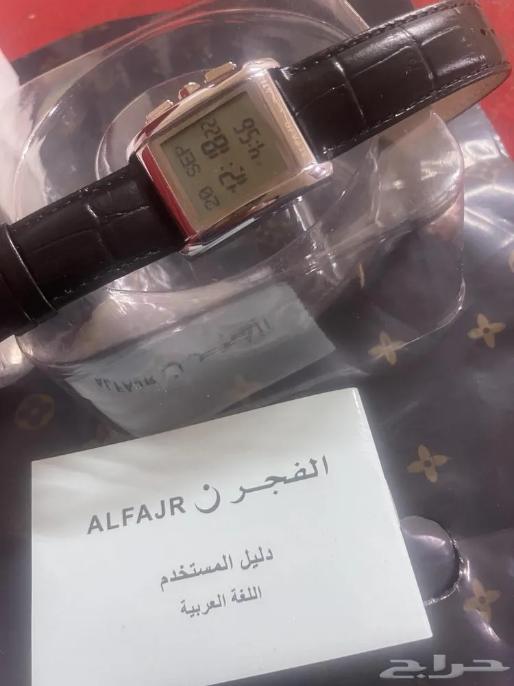 ساعة يد رقمية الفجر مقاومة للماء بسوار جلد أسود — صورة 2