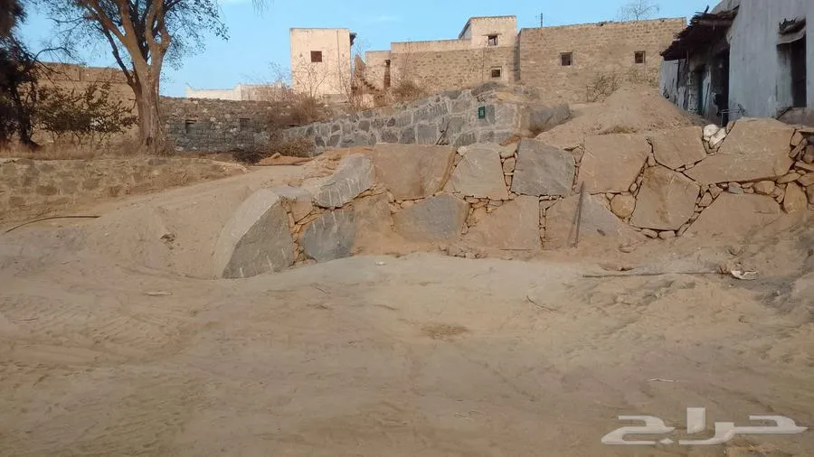 بنا ثمايل صغير وكبير وحداد ونجار وبنا بلوك — صورة 2