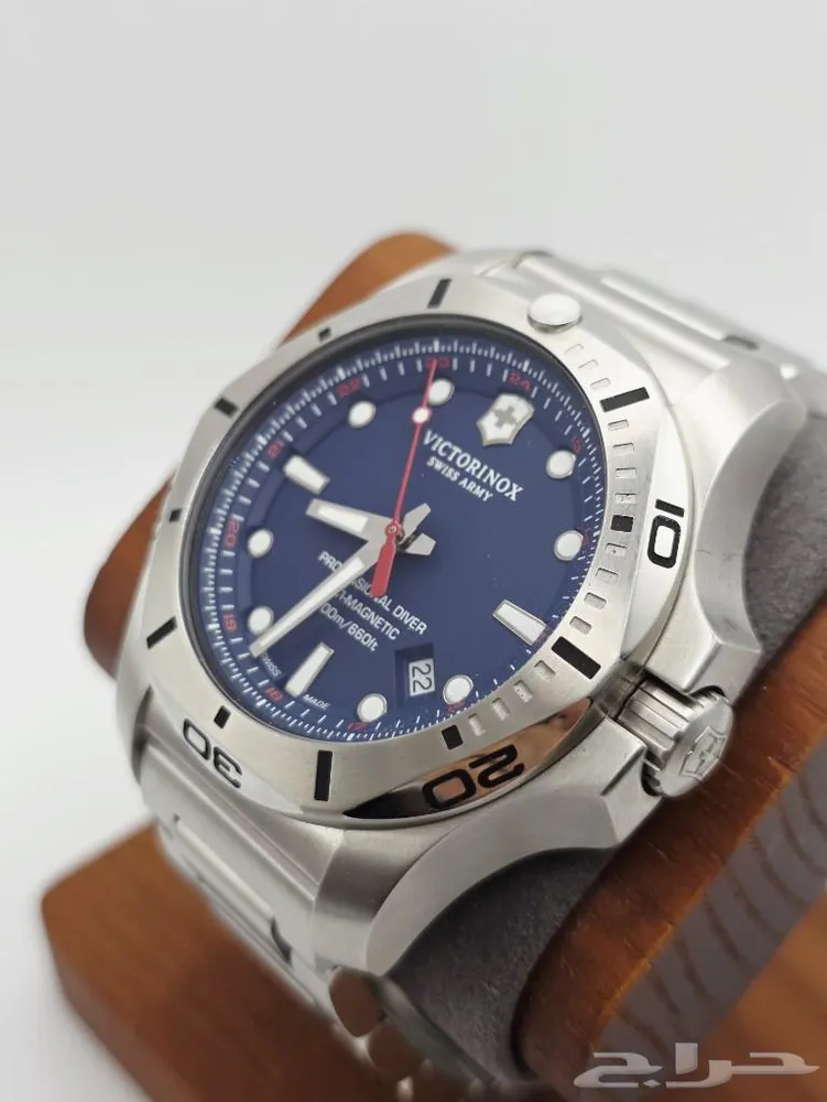 ساعة فيكتورينوكس رجالية مستخدمة (Victorinox Watch) — صورة 4