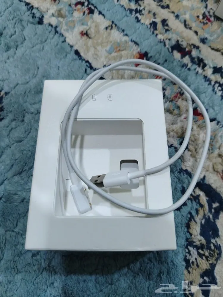ساعهHUAWEI Band10لساعة بي حل ممتازة وجيده و مع جميع ملحقاتها — صورة 2