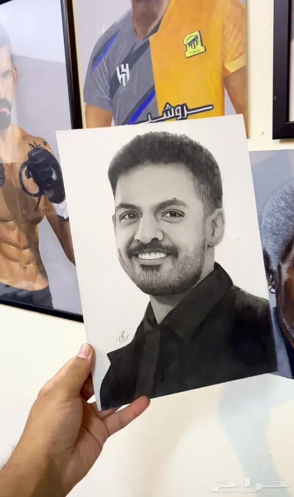 رسام شخصيات رسم يدوي — صورة 4