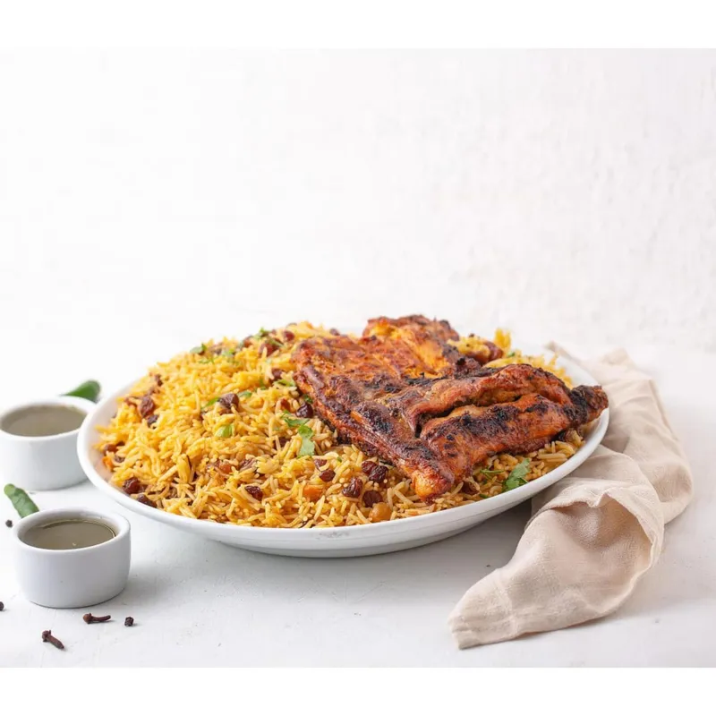 دجاج على الفحم مع رز  - نص حبة دجاج