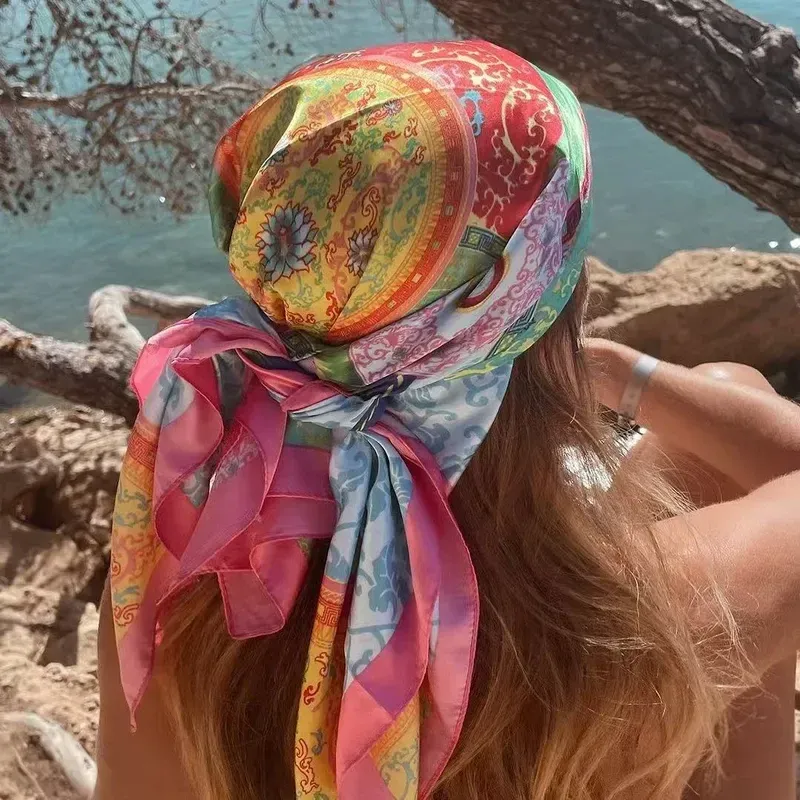 موضة ساحة وشاح حريري النساء الفاخرة العلامة التجارية الساتان طباعة الحجاب الأوشحة صوفية باندانا الإناث شال التفاف عقال Foulard 90*90 سنتيمتر — صورة 1