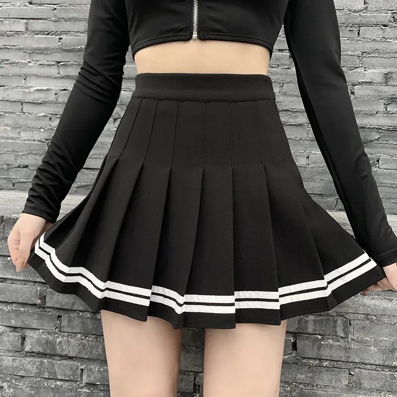 تنورة كلاسيكية على الطراز الكوري مرقعة Harajuku JK تنانير سوداء بطيات ملابس الشارع القوطية تنورة صغيرة عالية الخصر تنورة نسائية فاسق — صورة 1